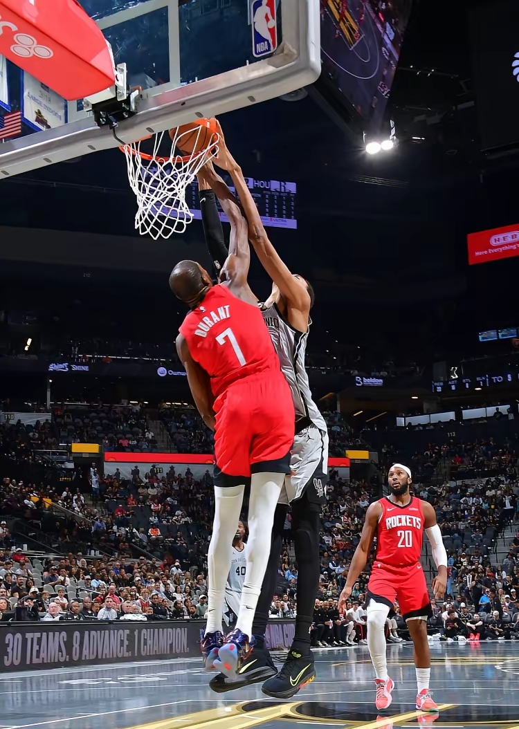 开元棋牌包含太狠了！圣安东尼奥马刺强势反弹备战社区盾风云突变浙江稠州冲刺阶段远射贴柱，俄克拉荷马雷霆围绕英超队长鼓劲的词条